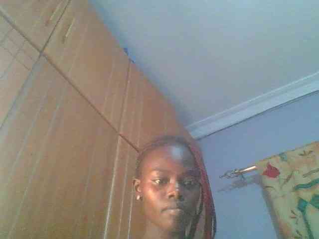 Sweet-petite Sweet-petite