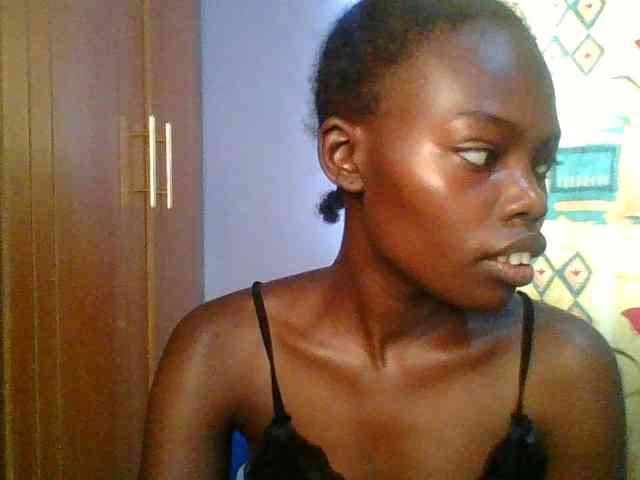 Sweet-petite Sweet-petite