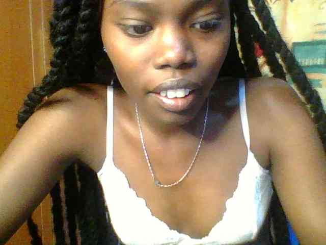 Sweet-petite Sweet-petite