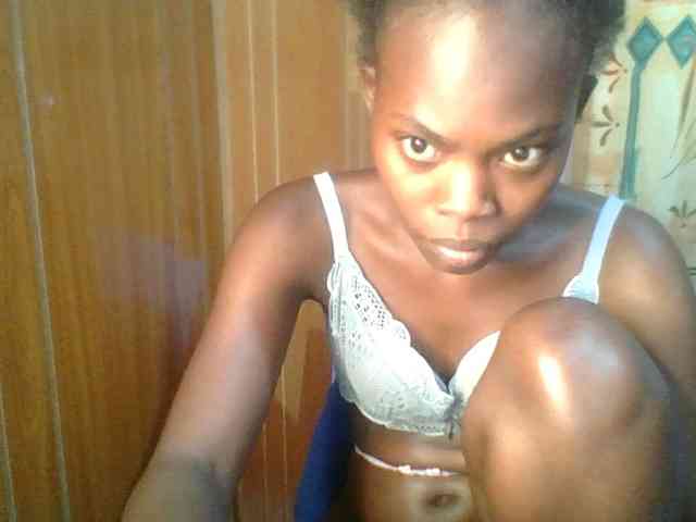 Sweet-petite Live Webcam on BongaCams