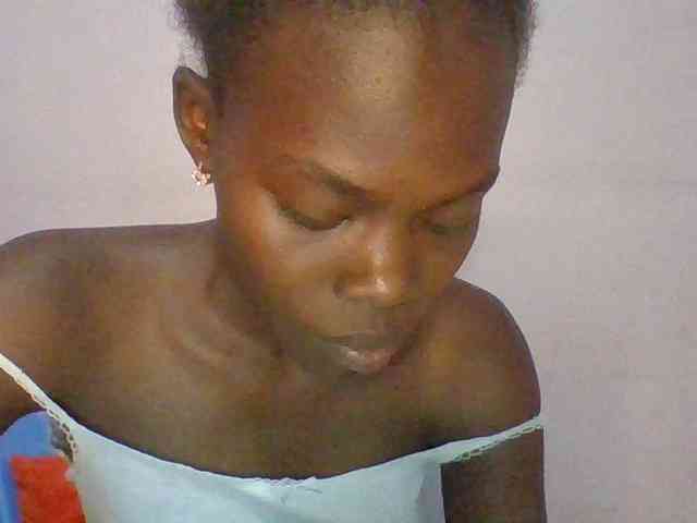 Sweet-petite Sweet-petite