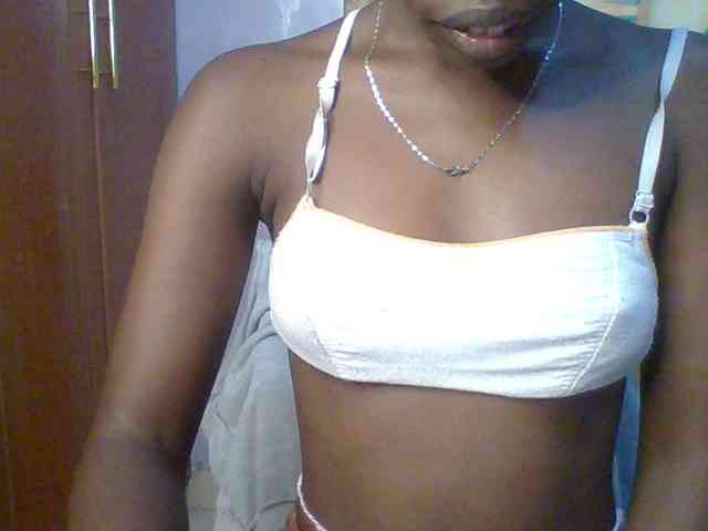 Sweet-petite Live Webcam on BongaCams