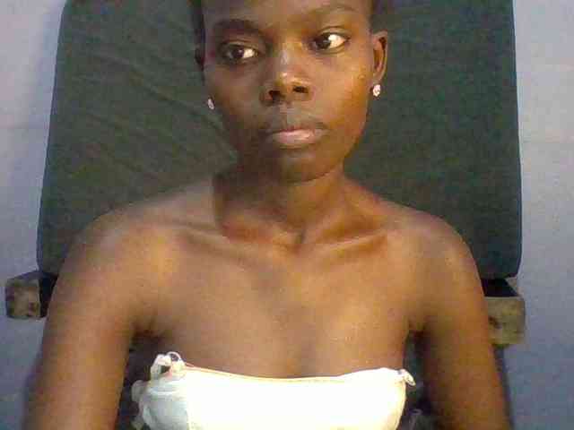 Sweet-petite Sweet-petite