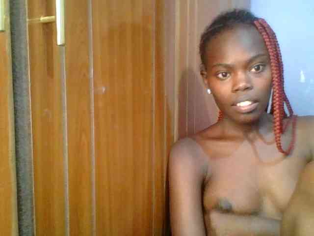 Sweet-petite Sweet-petite