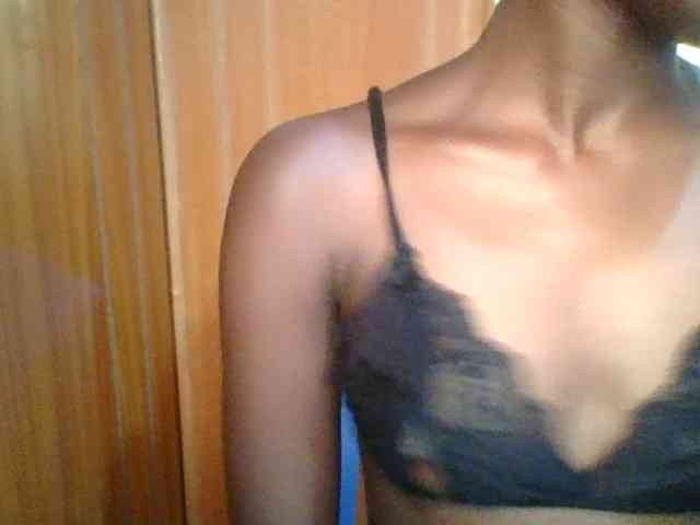 Sweet-petite Sweet-petite