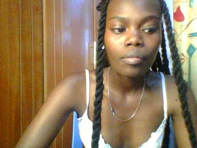 Sweet-petite Sweet-petite