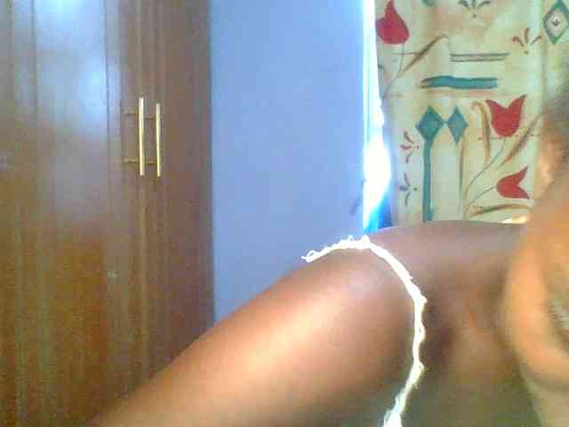 Sweet-petite Sweet-petite