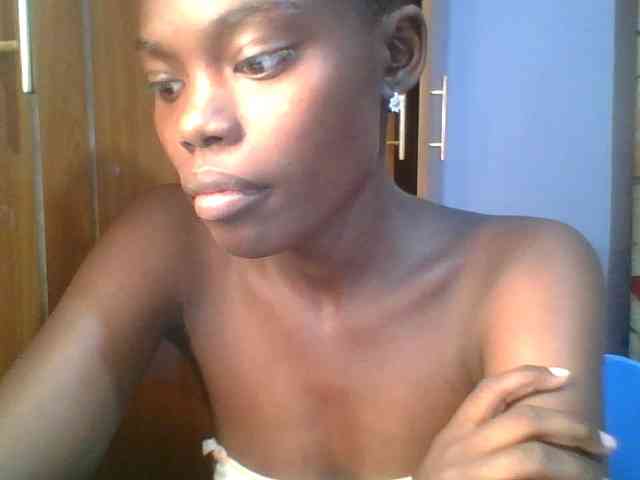 Sweet-petite Sweet-petite