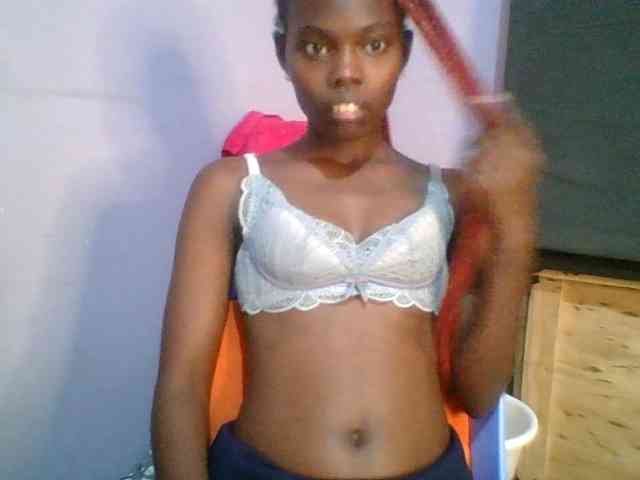 Sweet-petite Sweet-petite