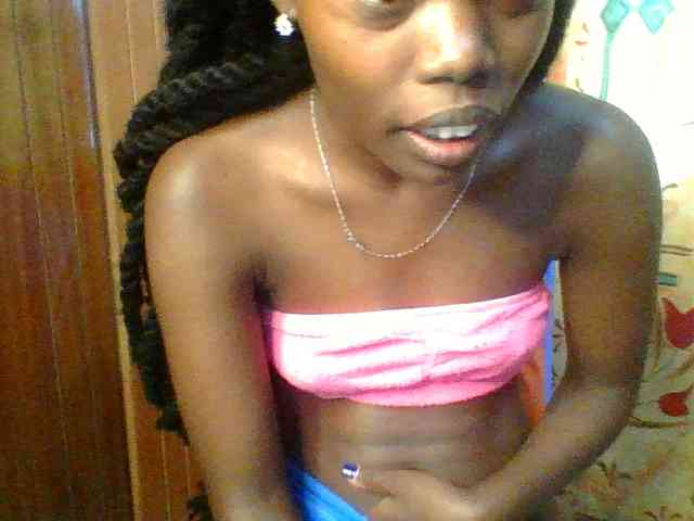 Sweet-petite Live Webcam on BongaCams