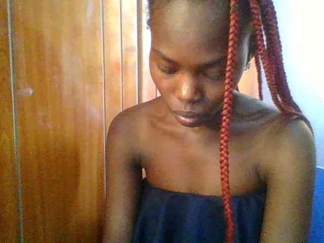 Sweet-petite Sweet-petite