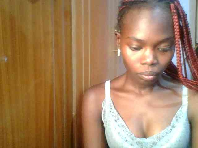 Sweet-petite Sweet-petite