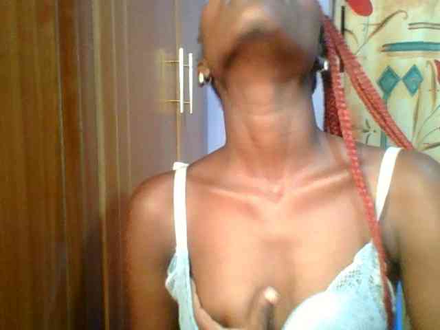 Sweet-petite Sweet-petite