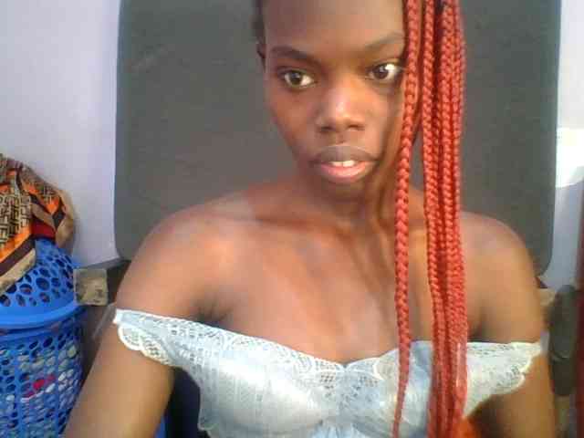 Sweet-petite Sweet-petite