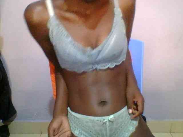 Sweet-petite Sweet-petite