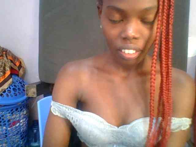 Sweet-petite Sweet-petite