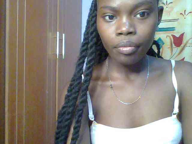 Sweet-petite Sweet-petite