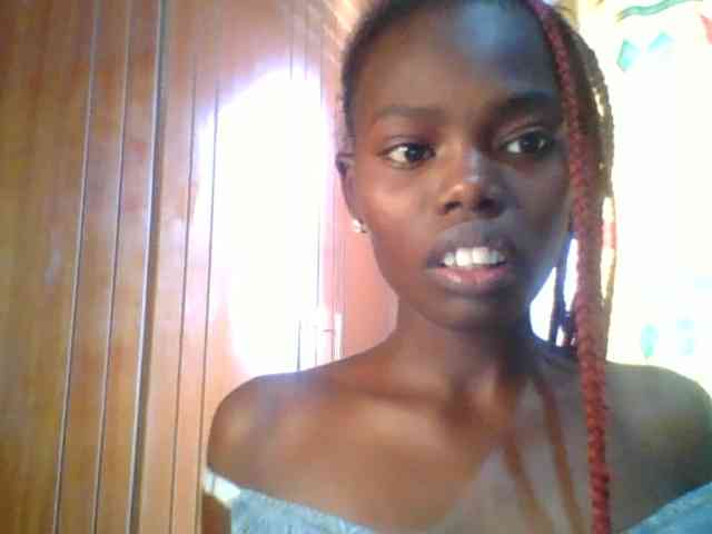 Sweet-petite Sweet-petite