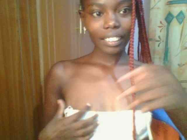 Sweet-petite Live Webcam on BongaCams