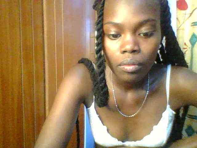 Sweet-petite Sweet-petite