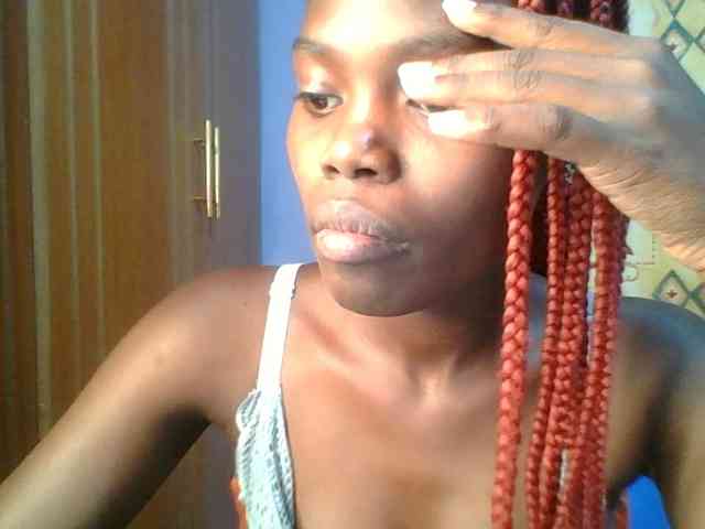 Sweet-petite Sweet-petite