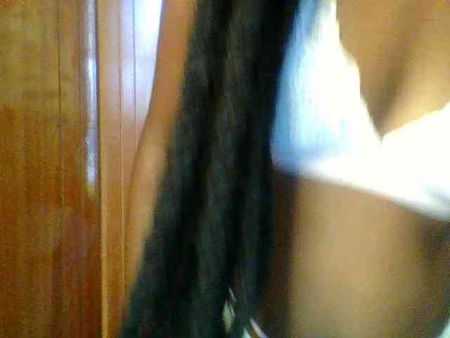 Sweet-petite Sweet-petite