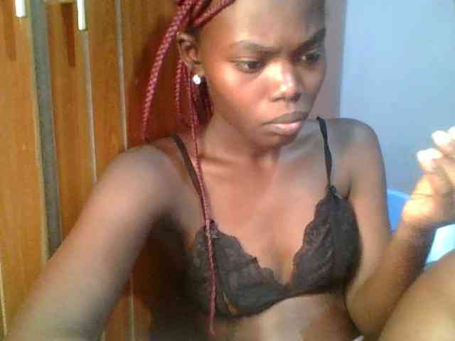 Sweet-petite Sweet-petite