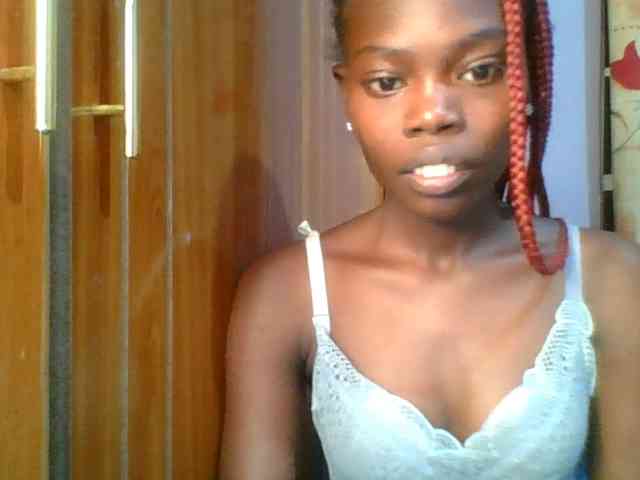 Sweet-petite Sweet-petite