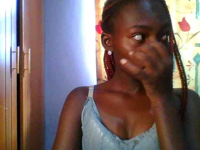 Sweet-petite Sweet-petite