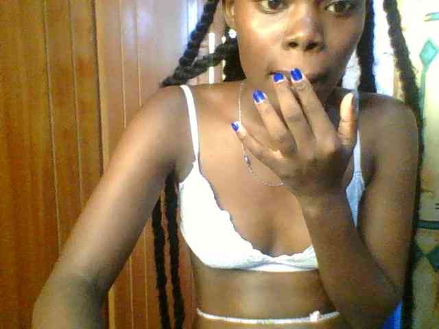 Sweet-petite Sweet-petite