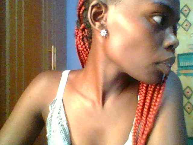 Sweet-petite Sweet-petite