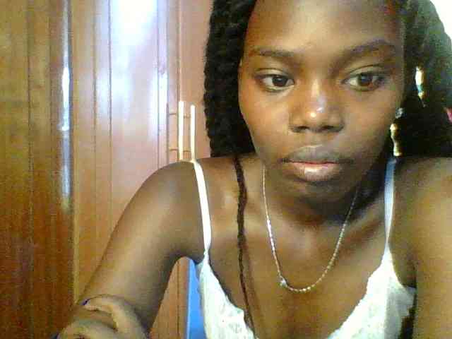 Sweet-petite Sweet-petite