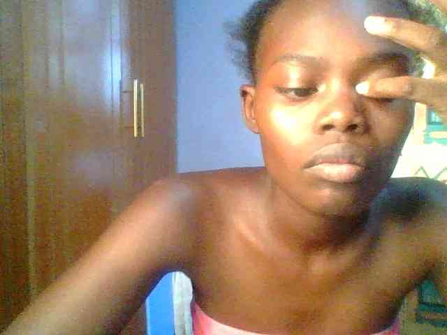 Sweet-petite Sweet-petite