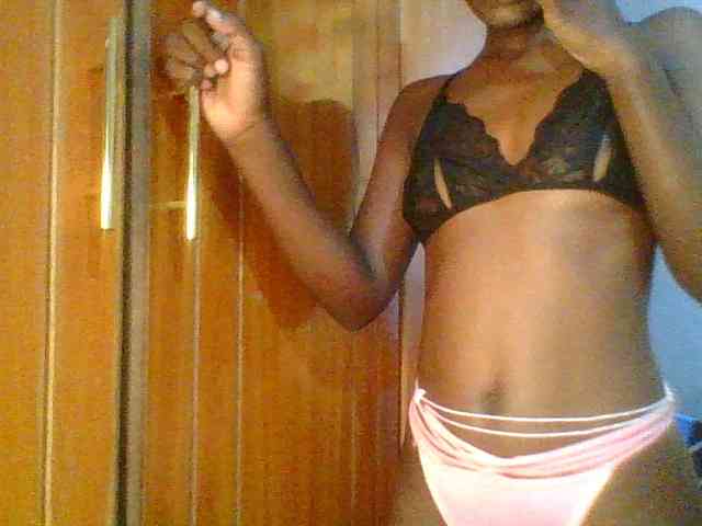 Sweet-petite Sweet-petite