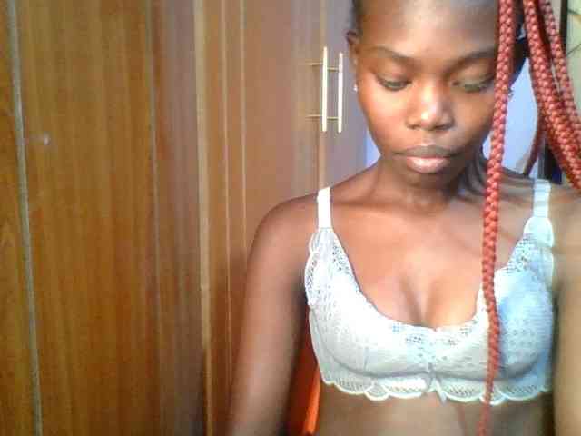 Sweet-petite Sweet-petite