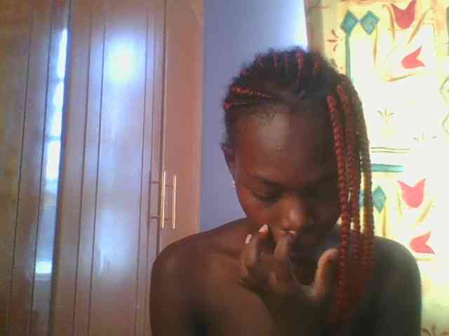 Sweet-petite Sweet-petite