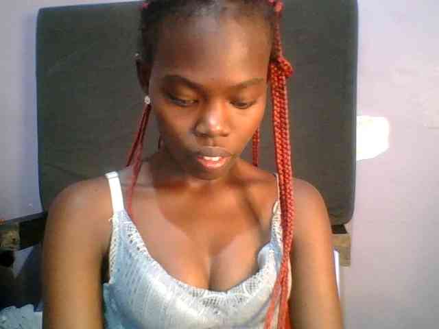 Sweet-petite Sweet-petite