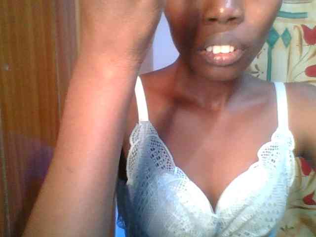 Sweet-petite Sweet-petite