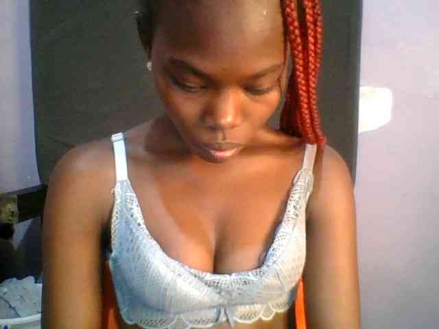 Sweet-petite Sweet-petite