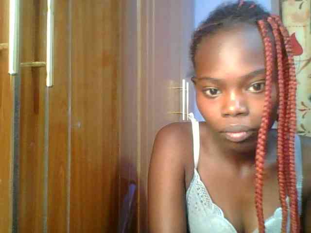 Sweet-petite Sweet-petite