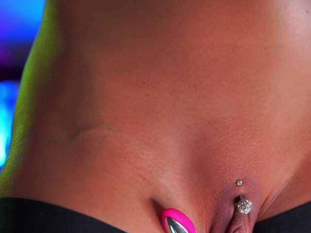 AstridVex's BongaCams profile