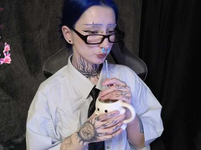 YoungAlice1 – webcam model profile photo