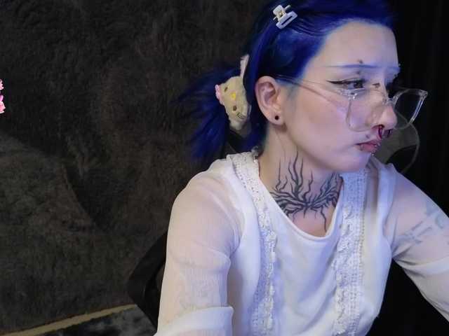 YoungAlice1 – webcam model profile photo