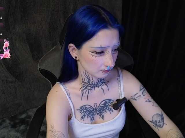 YoungAlice1 live cam