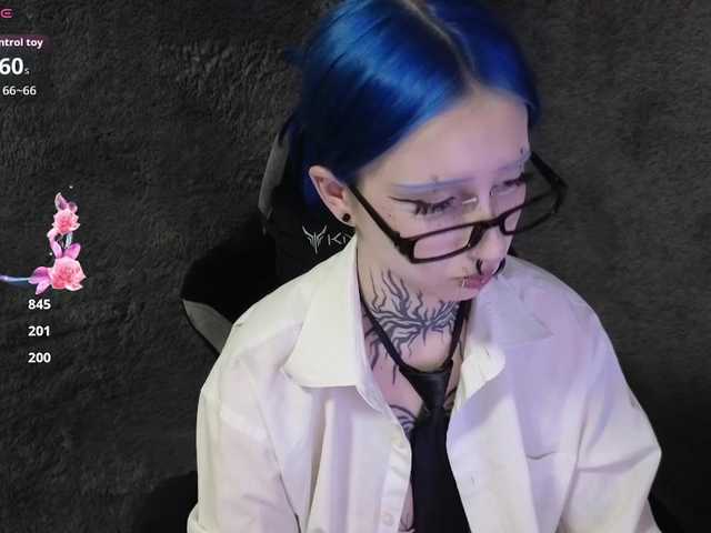 YoungAlice1's BongaCams show and profile