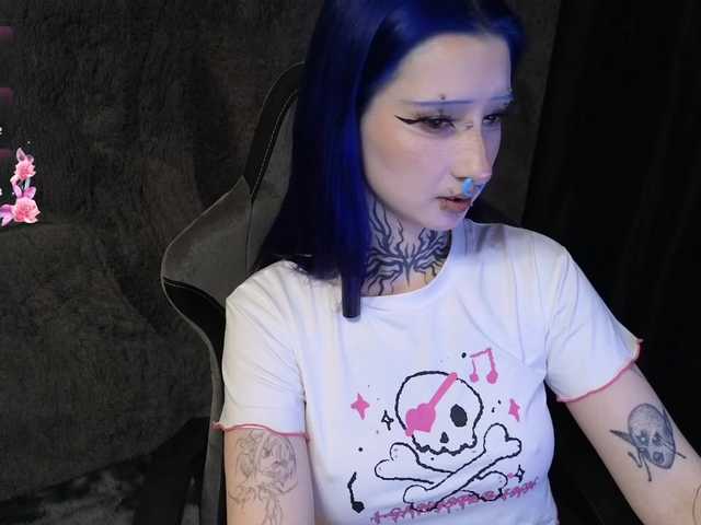 YoungAlice1's Thumb Image