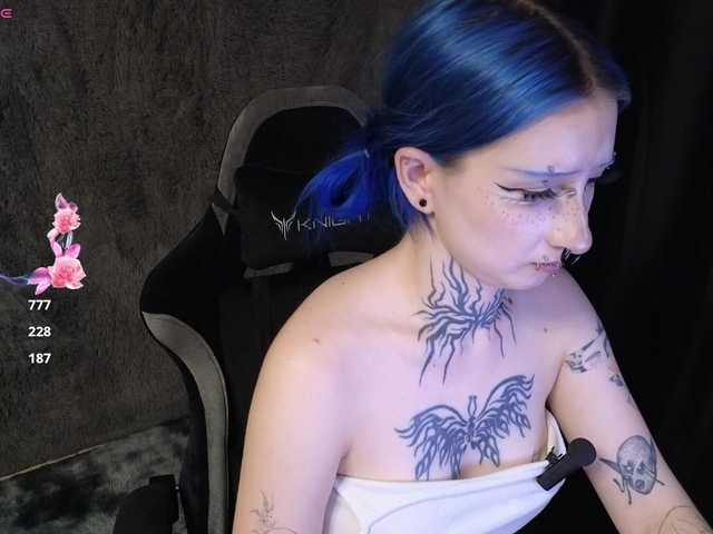 видео YoungAlice1