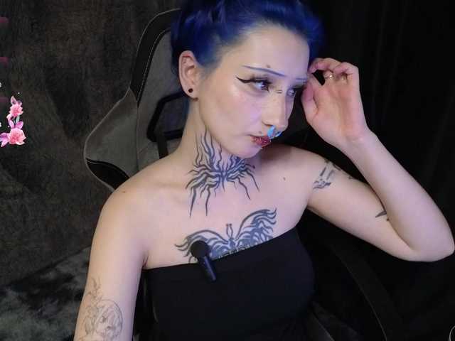 YoungAlice1 live cam