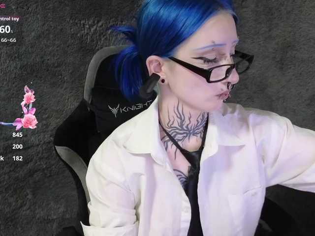 видео YoungAlice1