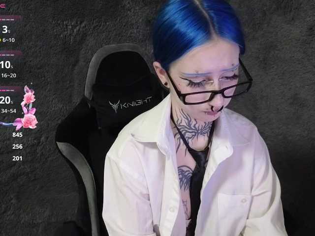 модель YoungAlice1